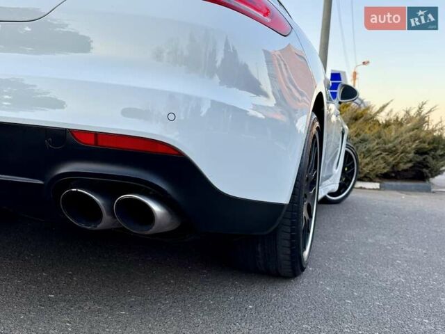 Белый Порше Панамера, объемом двигателя 3 л и пробегом 146 тыс. км за 29999 $, фото 46 на Automoto.ua