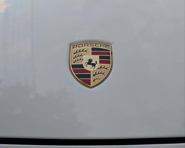 Білий Порше Panamera, об'ємом двигуна 3 л та пробігом 136 тис. км за 30000 $, фото 24 на Automoto.ua
