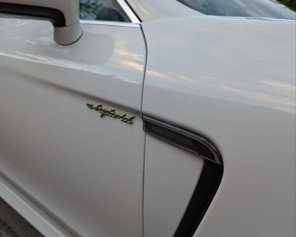 Білий Порше Panamera, об'ємом двигуна 3 л та пробігом 136 тис. км за 30000 $, фото 10 на Automoto.ua