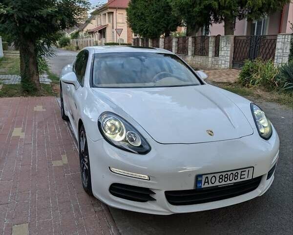 Білий Порше Panamera, об'ємом двигуна 3 л та пробігом 136 тис. км за 30000 $, фото 2 на Automoto.ua
