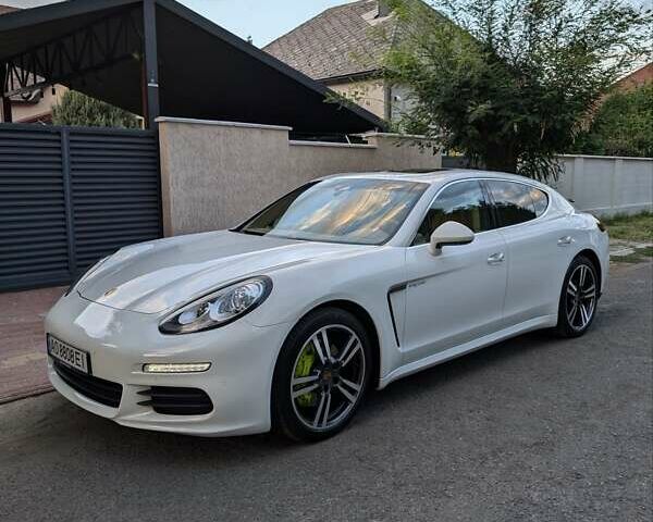 Білий Порше Panamera, об'ємом двигуна 3 л та пробігом 136 тис. км за 30000 $, фото 6 на Automoto.ua