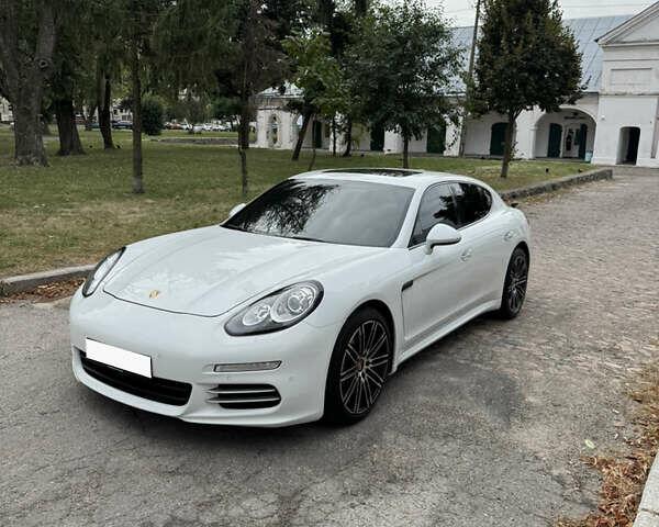 Білий Порше Panamera, об'ємом двигуна 3.61 л та пробігом 97 тис. км за 25500 $, фото 4 на Automoto.ua