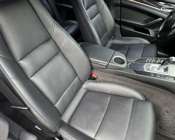 Білий Порше Panamera, об'ємом двигуна 3.61 л та пробігом 97 тис. км за 25500 $, фото 18 на Automoto.ua