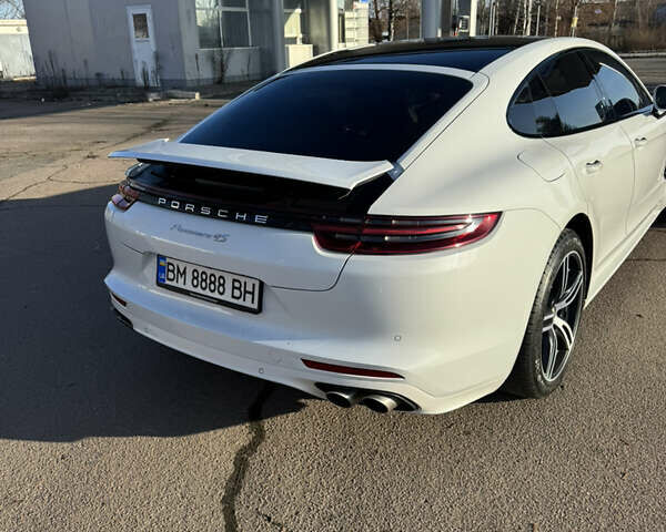 Белый Порше Панамера, объемом двигателя 2.89 л и пробегом 147 тыс. км за 63500 $, фото 1 на Automoto.ua