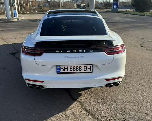 Белый Порше Панамера, объемом двигателя 2.89 л и пробегом 147 тыс. км за 63500 $, фото 3 на Automoto.ua