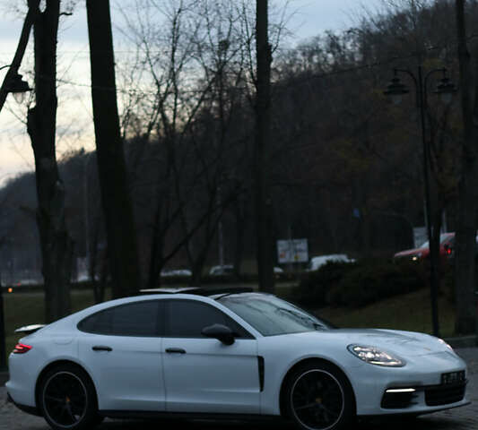 Белый Порше Панамера, объемом двигателя 3 л и пробегом 127 тыс. км за 47500 $, фото 3 на Automoto.ua