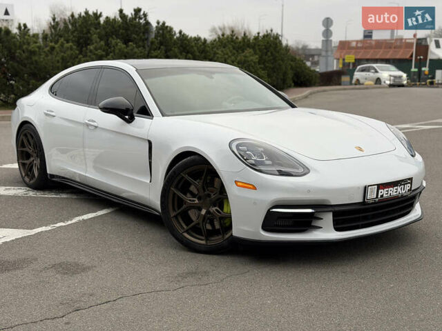 Білий Порше Panamera, об'ємом двигуна 2.89 л та пробігом 43 тис. км за 66499 $, фото 3 на Automoto.ua
