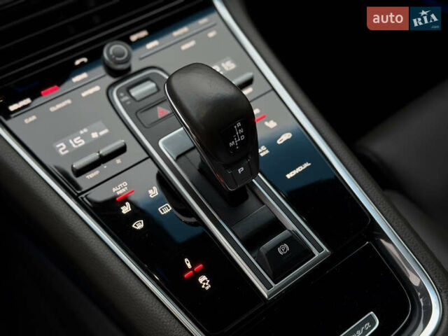 Білий Порше Panamera, об'ємом двигуна 2.89 л та пробігом 43 тис. км за 66499 $, фото 25 на Automoto.ua