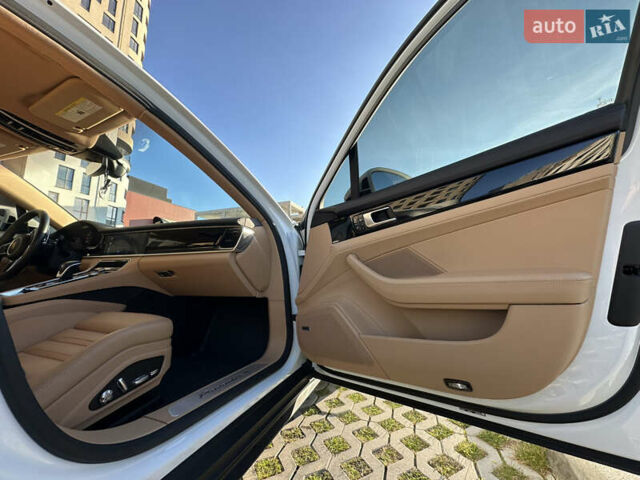 Білий Порше Panamera, об'ємом двигуна 3 л та пробігом 79 тис. км за 59900 $, фото 32 на Automoto.ua