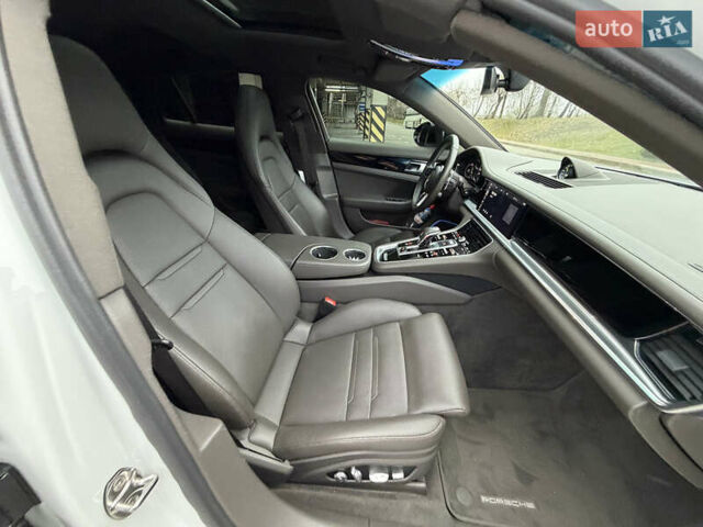 Білий Порше Panamera, об'ємом двигуна 2.89 л та пробігом 43 тис. км за 66499 $, фото 52 на Automoto.ua