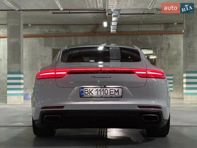 Білий Порше Panamera, об'ємом двигуна 3 л та пробігом 79 тис. км за 59900 $, фото 4 на Automoto.ua