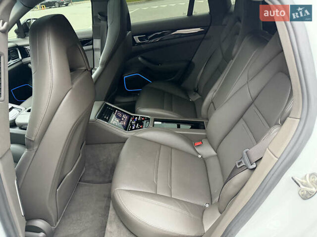 Білий Порше Panamera, об'ємом двигуна 2.89 л та пробігом 43 тис. км за 66499 $, фото 35 на Automoto.ua