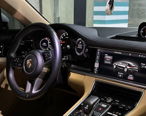 Білий Порше Panamera, об'ємом двигуна 3 л та пробігом 79 тис. км за 59900 $, фото 13 на Automoto.ua
