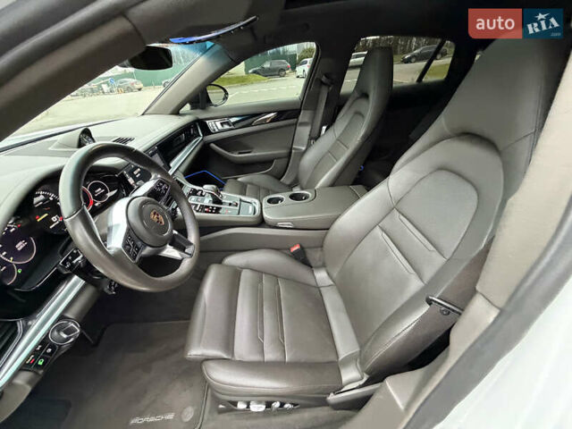 Білий Порше Panamera, об'ємом двигуна 2.89 л та пробігом 43 тис. км за 66499 $, фото 32 на Automoto.ua