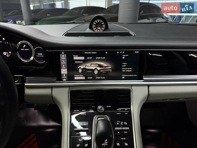 Белый Порше Панамера, объемом двигателя 2.89 л и пробегом 136 тыс. км за 51500 $, фото 25 на Automoto.ua