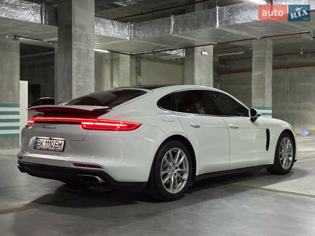 Білий Порше Panamera, об'ємом двигуна 3 л та пробігом 79 тис. км за 59900 $, фото 7 на Automoto.ua