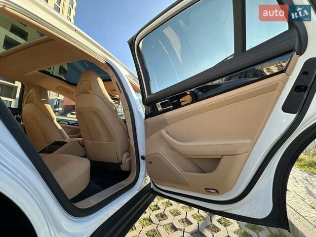 Білий Порше Panamera, об'ємом двигуна 3 л та пробігом 79 тис. км за 59900 $, фото 33 на Automoto.ua