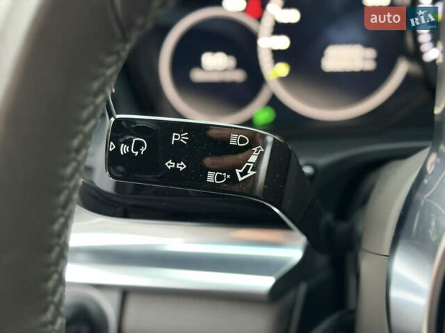 Білий Порше Panamera, об'ємом двигуна 2.89 л та пробігом 43 тис. км за 66499 $, фото 23 на Automoto.ua
