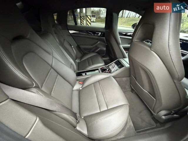 Білий Порше Panamera, об'ємом двигуна 2.89 л та пробігом 43 тис. км за 66499 $, фото 40 на Automoto.ua