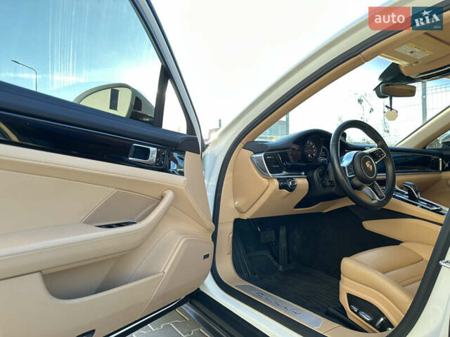 Білий Порше Panamera, об'ємом двигуна 3 л та пробігом 79 тис. км за 59900 $, фото 31 на Automoto.ua