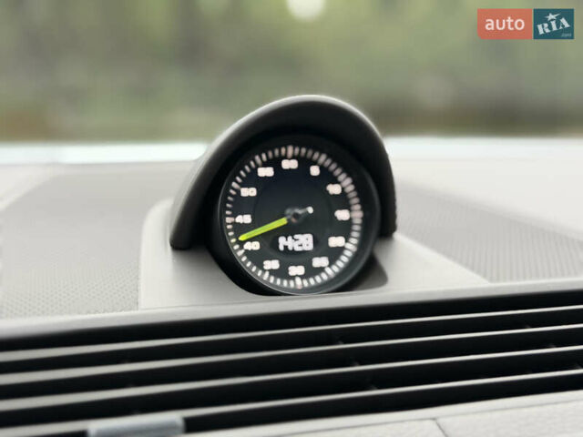 Білий Порше Panamera, об'ємом двигуна 2.89 л та пробігом 43 тис. км за 66499 $, фото 29 на Automoto.ua