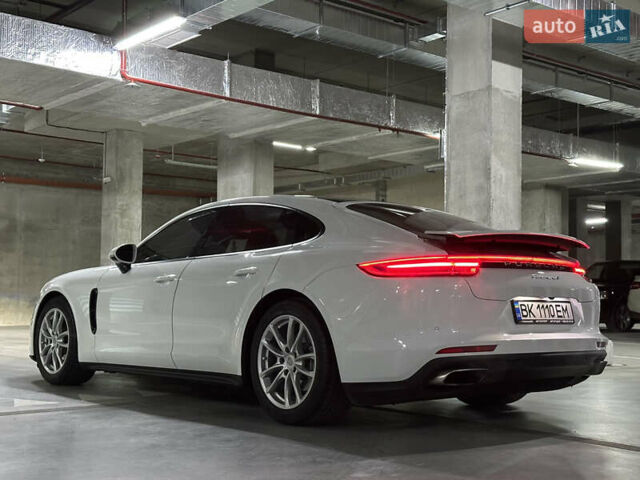 Білий Порше Panamera, об'ємом двигуна 3 л та пробігом 79 тис. км за 59900 $, фото 5 на Automoto.ua