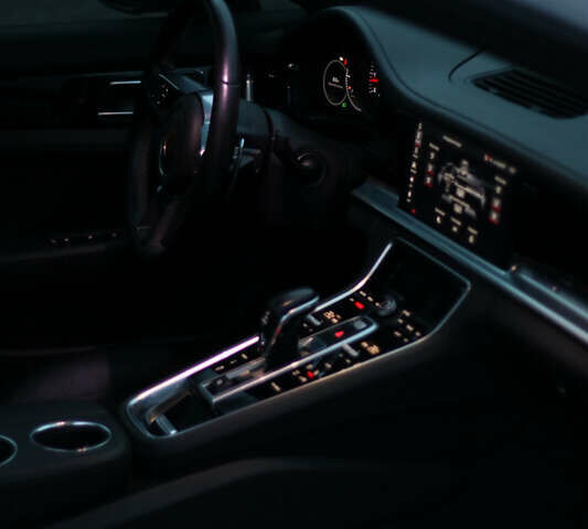 Белый Порше Панамера, объемом двигателя 3 л и пробегом 127 тыс. км за 47500 $, фото 9 на Automoto.ua