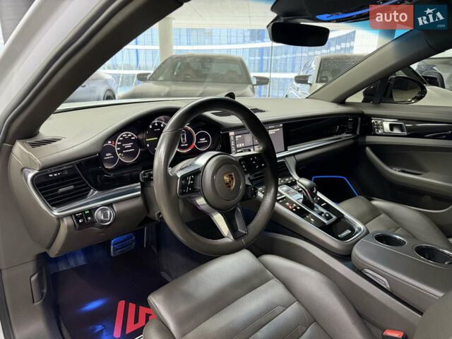 Білий Порше Panamera, об'ємом двигуна 2.89 л та пробігом 42 тис. км за 60000 $, фото 18 на Automoto.ua