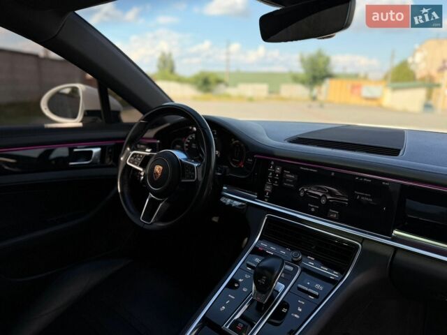 Білий Порше Panamera, об'ємом двигуна 3 л та пробігом 220 тис. км за 55000 $, фото 2 на Automoto.ua
