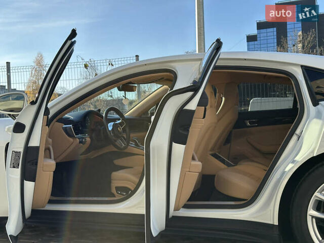 Білий Порше Panamera, об'ємом двигуна 3 л та пробігом 79 тис. км за 59900 $, фото 41 на Automoto.ua