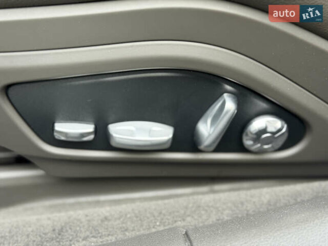 Білий Порше Panamera, об'ємом двигуна 2.89 л та пробігом 43 тис. км за 66499 $, фото 16 на Automoto.ua