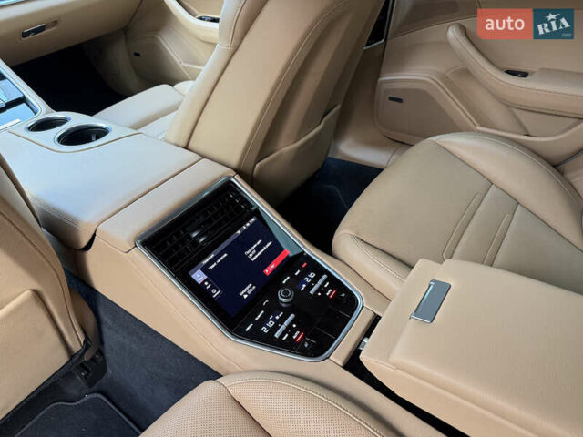 Білий Порше Panamera, об'ємом двигуна 2.9 л та пробігом 100 тис. км за 60000 $, фото 18 на Automoto.ua