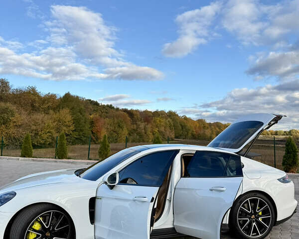 Білий Порше Panamera, об'ємом двигуна 2.89 л та пробігом 60 тис. км за 75000 $, фото 17 на Automoto.ua