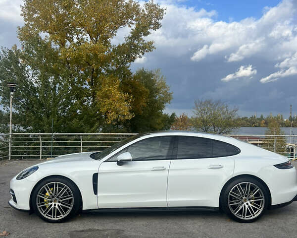 Білий Порше Panamera, об'ємом двигуна 3 л та пробігом 85 тис. км за 49999 $, фото 5 на Automoto.ua