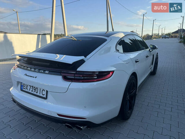 Белый Порше Панамера, объемом двигателя 3 л и пробегом 98 тыс. км за 52500 $, фото 2 на Automoto.ua