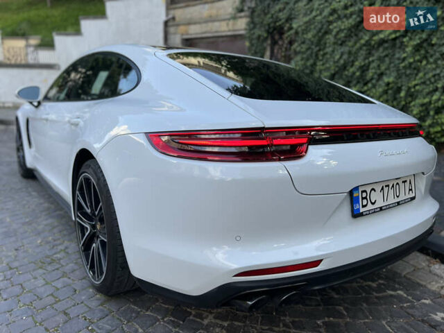 Белый Порше Панамера, объемом двигателя 3 л и пробегом 104 тыс. км за 49900 $, фото 3 на Automoto.ua
