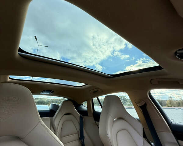 Білий Порше Panamera, об'ємом двигуна 2.89 л та пробігом 60 тис. км за 75000 $, фото 25 на Automoto.ua