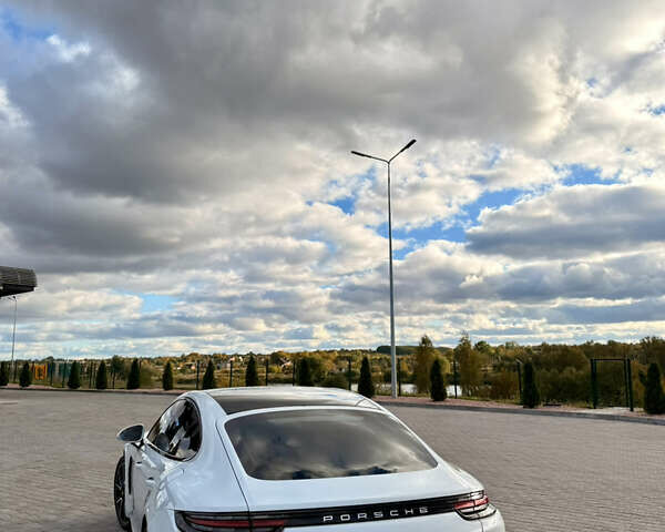 Білий Порше Panamera, об'ємом двигуна 2.89 л та пробігом 60 тис. км за 75000 $, фото 16 на Automoto.ua