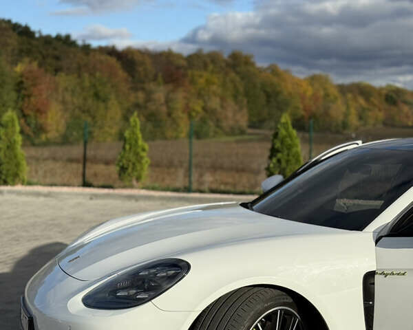 Білий Порше Panamera, об'ємом двигуна 2.89 л та пробігом 60 тис. км за 75000 $, фото 7 на Automoto.ua