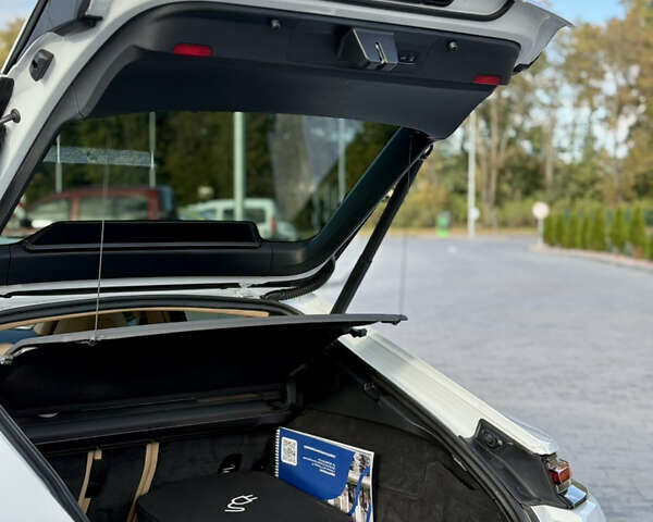 Білий Порше Panamera, об'ємом двигуна 2.89 л та пробігом 60 тис. км за 75000 $, фото 31 на Automoto.ua