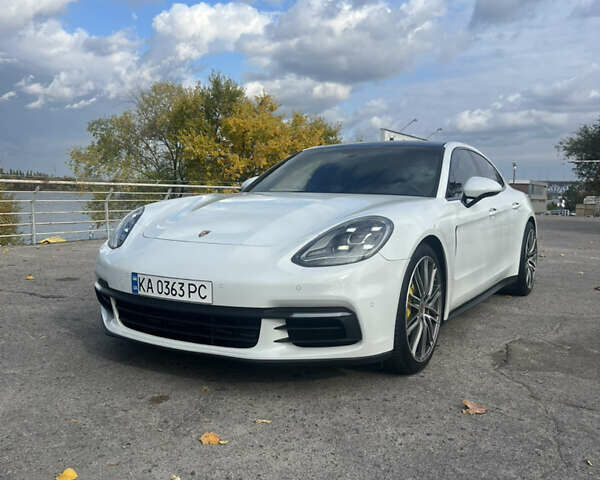 Білий Порше Panamera, об'ємом двигуна 3 л та пробігом 85 тис. км за 49999 $, фото 2 на Automoto.ua