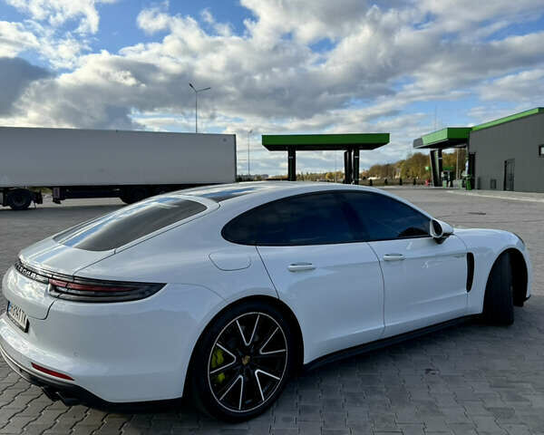 Білий Порше Panamera, об'ємом двигуна 2.89 л та пробігом 60 тис. км за 75000 $, фото 4 на Automoto.ua