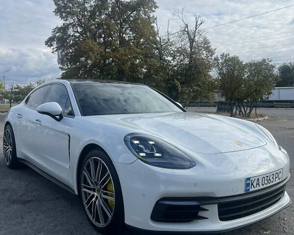 Білий Порше Panamera, об'ємом двигуна 3 л та пробігом 85 тис. км за 49999 $, фото 1 на Automoto.ua