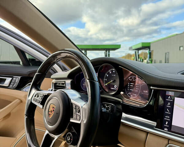 Білий Порше Panamera, об'ємом двигуна 2.89 л та пробігом 60 тис. км за 75000 $, фото 32 на Automoto.ua