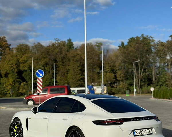 Білий Порше Panamera, об'ємом двигуна 2.89 л та пробігом 60 тис. км за 75000 $, фото 9 на Automoto.ua