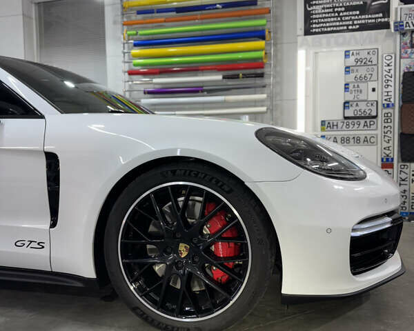 Белый Порше Панамера, объемом двигателя 4 л и пробегом 47 тыс. км за 89900 $, фото 9 на Automoto.ua