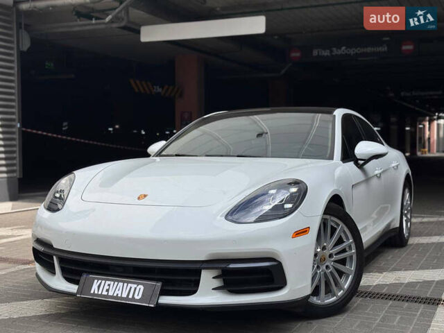 Білий Порше Panamera, об'ємом двигуна 3 л та пробігом 49 тис. км за 56000 $, фото 1 на Automoto.ua