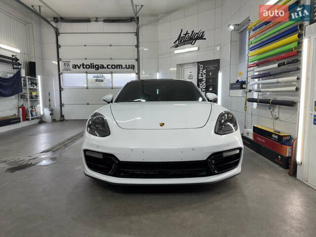 Белый Порше Панамера, объемом двигателя 4 л и пробегом 47 тыс. км за 89900 $, фото 5 на Automoto.ua