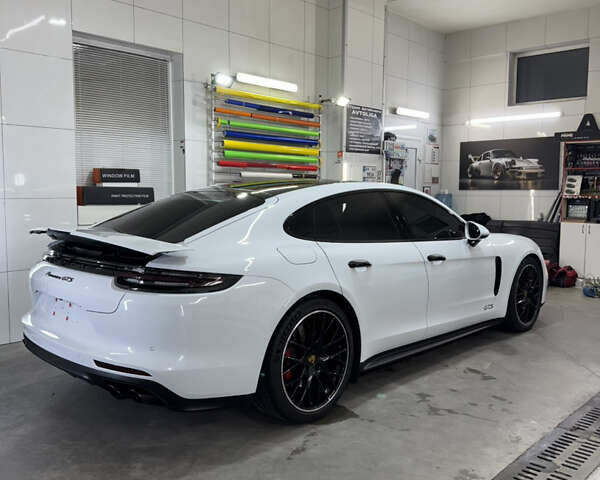 Белый Порше Панамера, объемом двигателя 4 л и пробегом 47 тыс. км за 89900 $, фото 12 на Automoto.ua