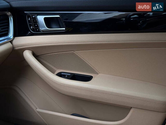 Білий Порше Panamera, об'ємом двигуна 3 л та пробігом 49 тис. км за 56000 $, фото 31 на Automoto.ua